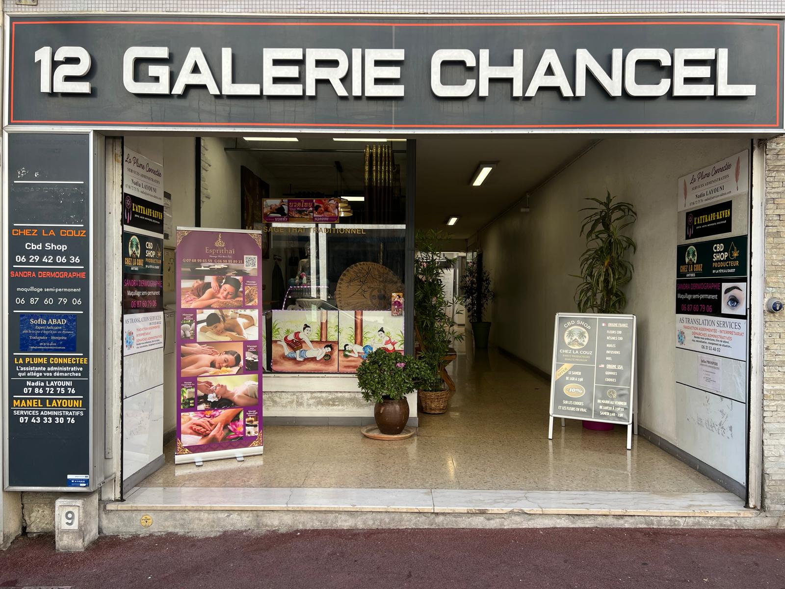 Notre devanture — 12 boulevard Gustave Chancel
